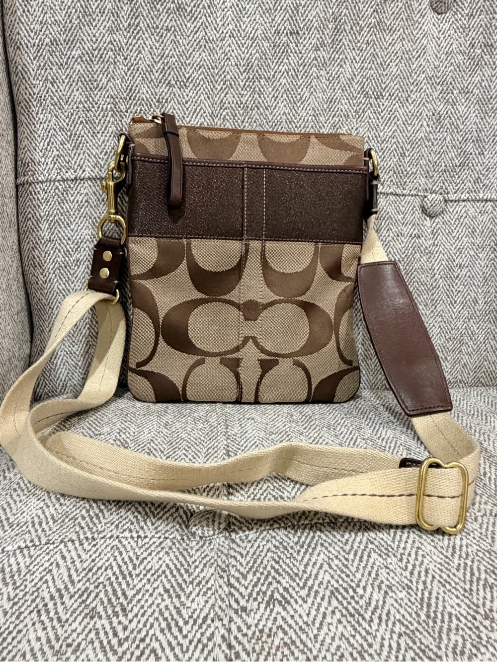 Authentic COACH Signature C Monogram Crossbody Swingpack Bag
